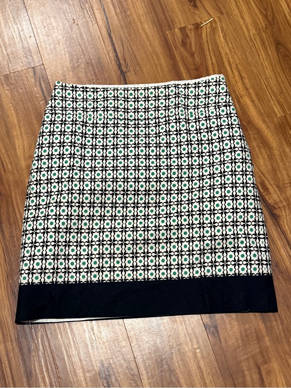 Ann Taylor Geometric Print Pencil Skirt Green Black Size 8